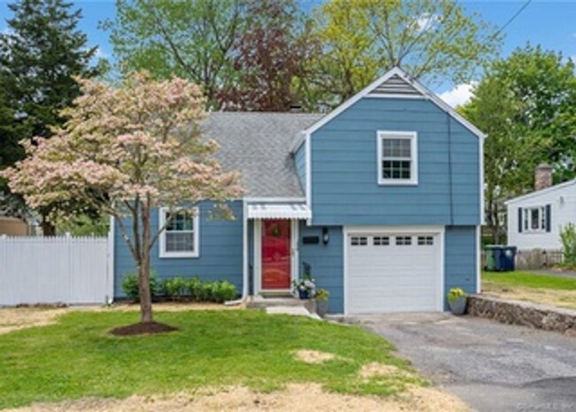 Primary Photo - 3 Bedroom Home- Great Location in Darien