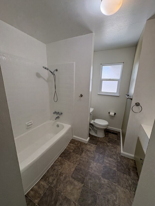 Building Photo - 7631 Adrian Dr