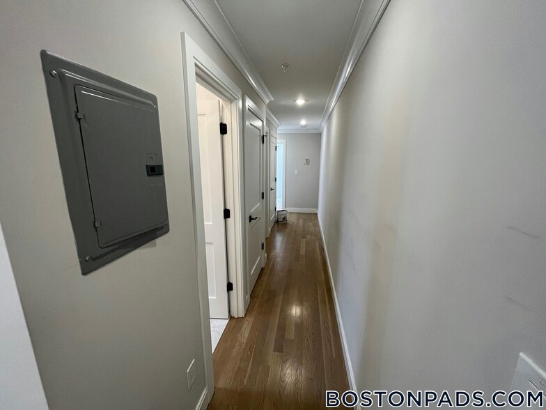 Building Photo - 47 Englewood Ave