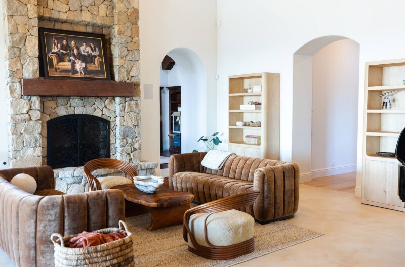 Building Photo - 18000 Sunset Point