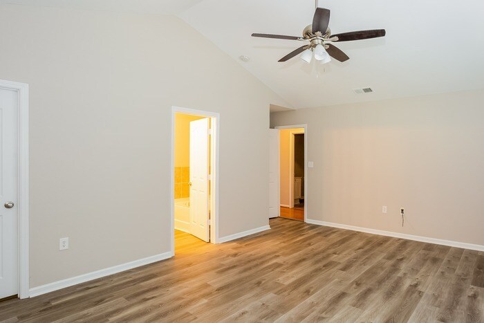 Building Photo - 5027 Patricia Ann Ln