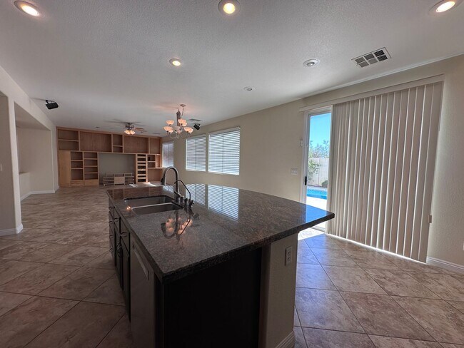 Building Photo - Summerlin Beauty