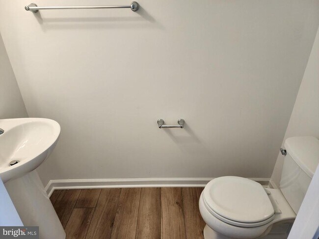 Building Photo - 437 Hillsdale Pl