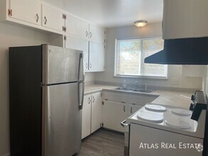 Building Photo - 3 Bed 1 1/2 Bath Apartment in Arvada!