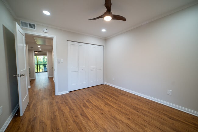 Building Photo - 750 Shaker Dr