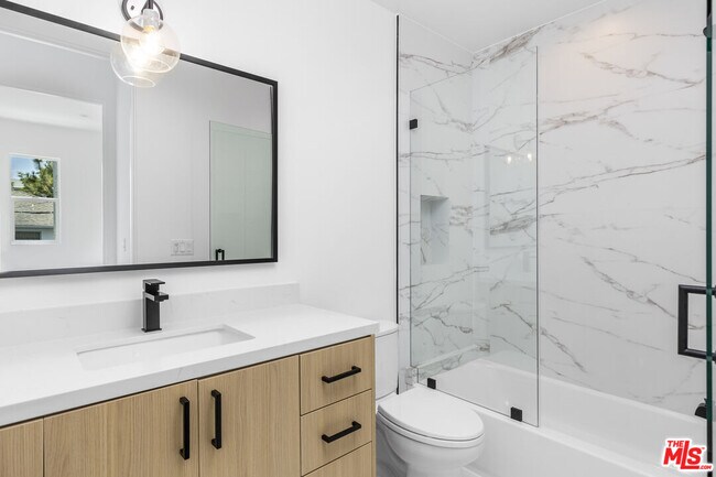 Building Photo - 5048 Cleon Ave