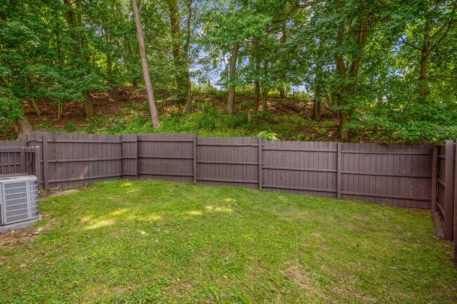 Building Photo - AVAILABLE AUGUST 1ST!! Gorgeous 3 BEDROOM ...