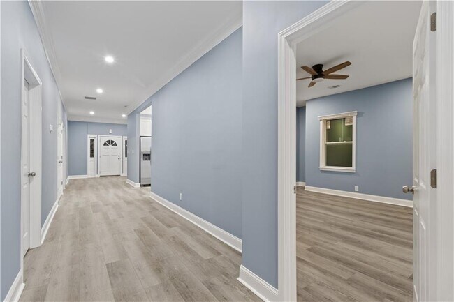 Building Photo - 325 Holderness St SW