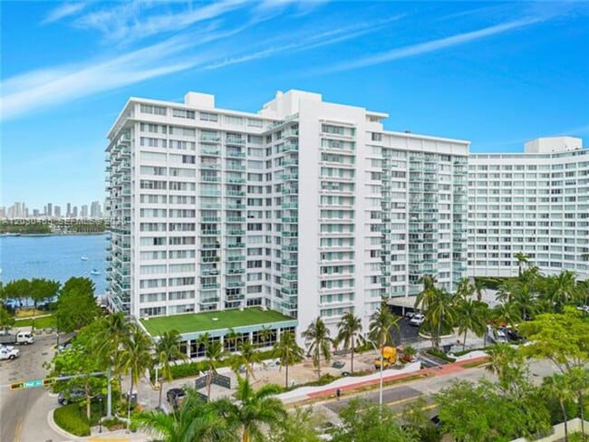 Building Photo - 1000 West Ave