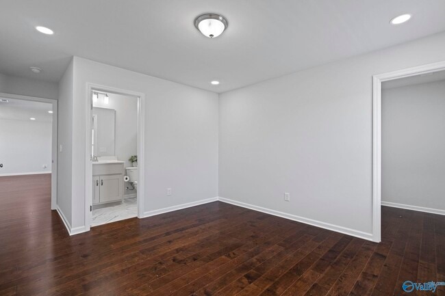Building Photo - 279 Shubert Dr