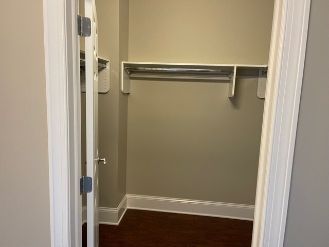 Building Photo - 728 N Diamond Lake Rd