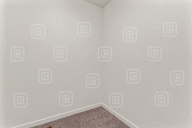 Building Photo - 309 S Grady Rd