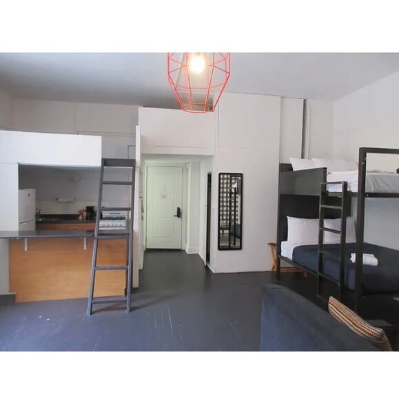 Building Photo - 245 W North Ave