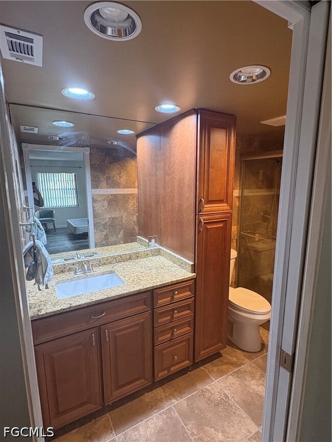 Building Photo - 6116 Whiskey Creek Dr