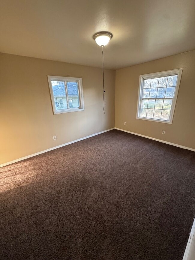 Building Photo - 4122 Hiawatha Blvd