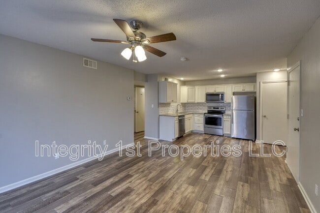 Building Photo - 2114 Swift St