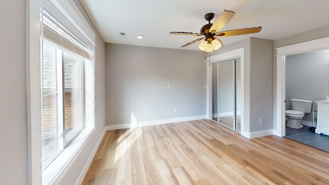 Building Photo - 1209 Hedge Ave
