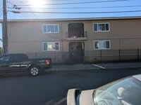 Building Photo - Lockwood