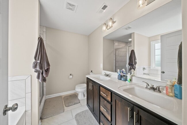 Building Photo - 1084 Barnhill Rd