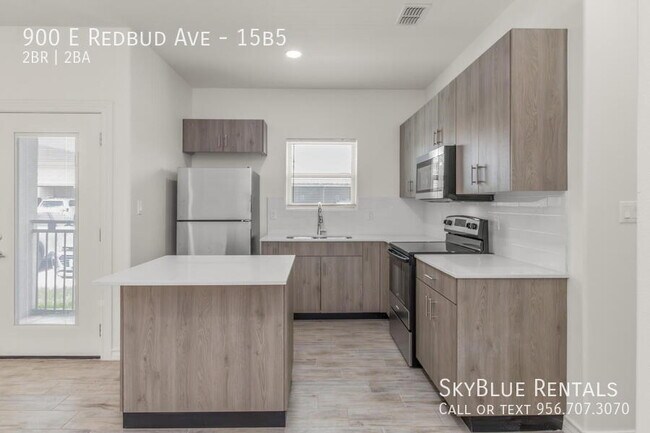 Building Photo - 900 E Redbud Ave