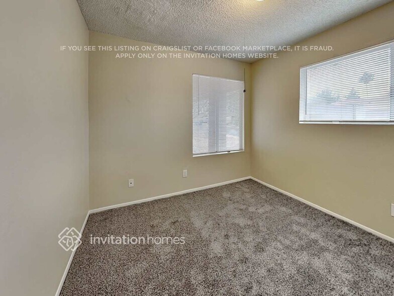 Building Photo - 2386 W Betty Elyse Ln