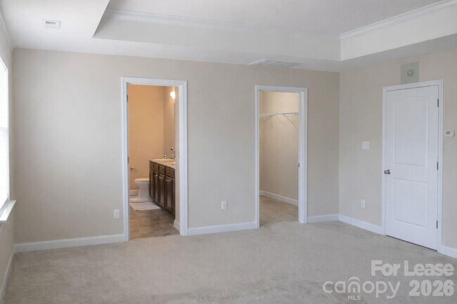 Building Photo - 131 Sand Spur Dr