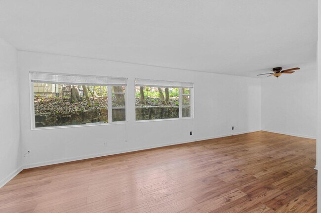 Building Photo - 11 Peachtree Hills Ave NE