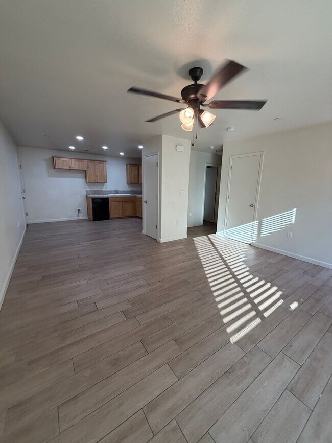 Building Photo - 3054 Bright St