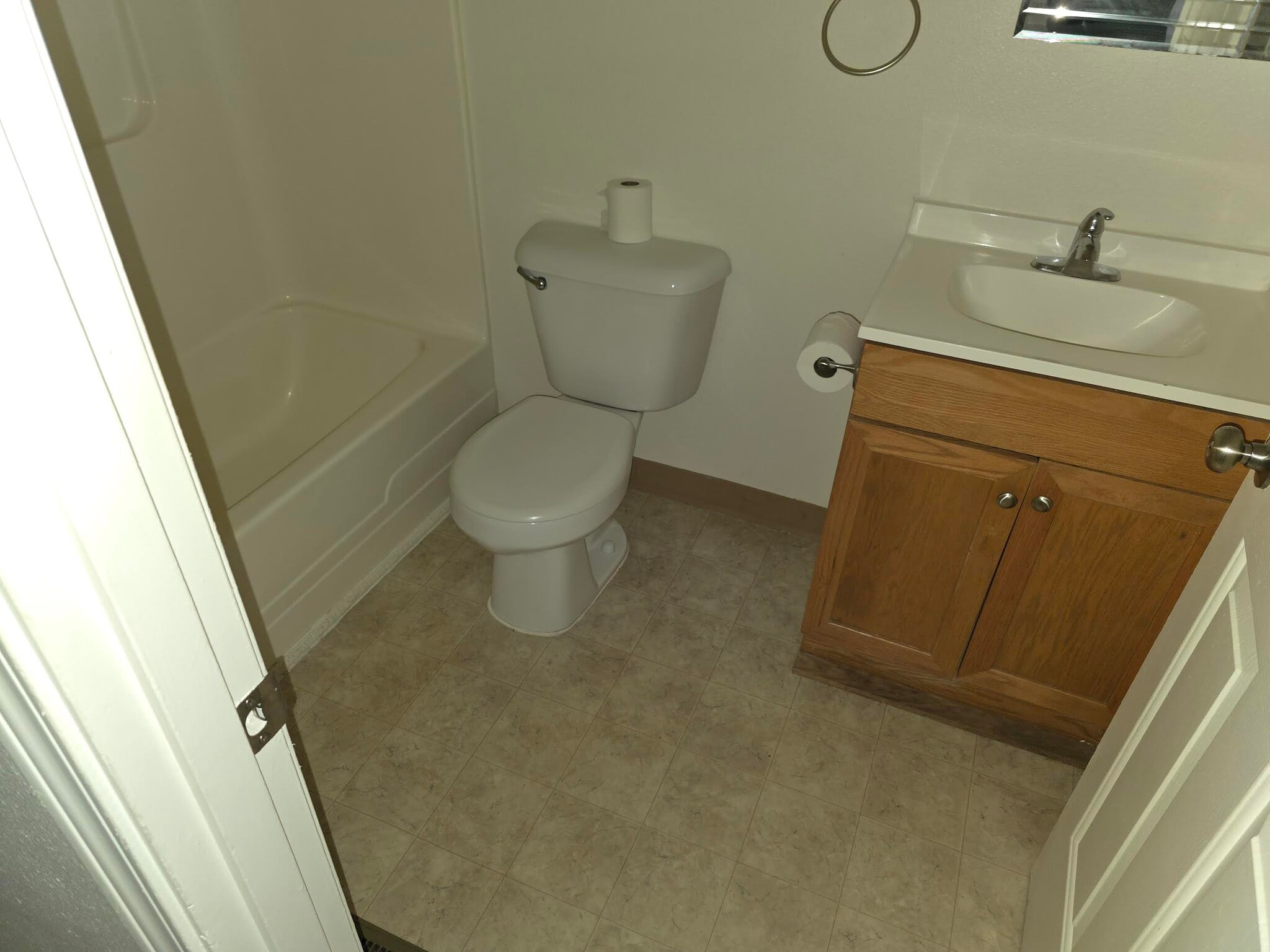 Building Photo - 963 SE Miller Ave