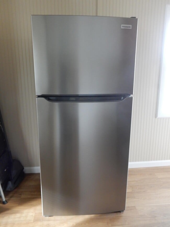 Building Photo - 1458 E Cleveland St