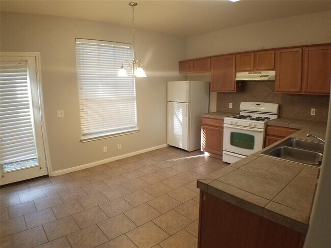 Building Photo - 2502 Allred Dr