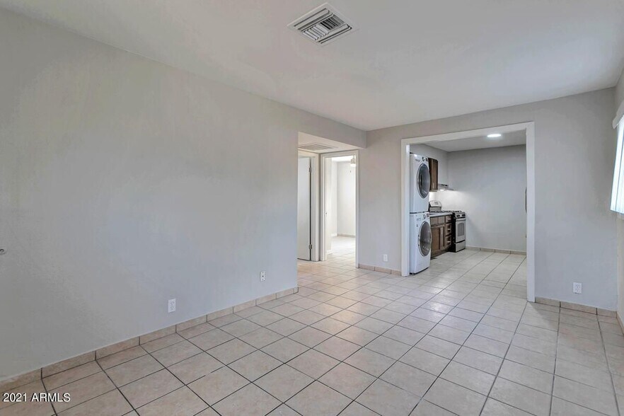 Building Photo - 5206 W Ocotillo Rd