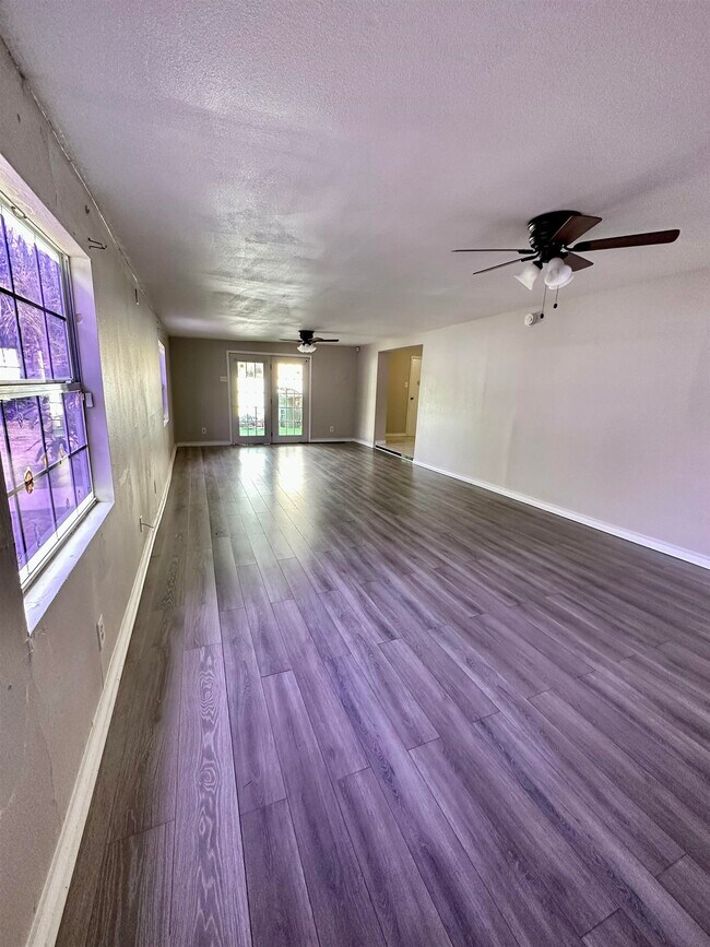 Building Photo - 4610 Retama Dr