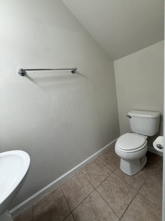 Building Photo - "Stunning Water View Townhouse for Rent in...