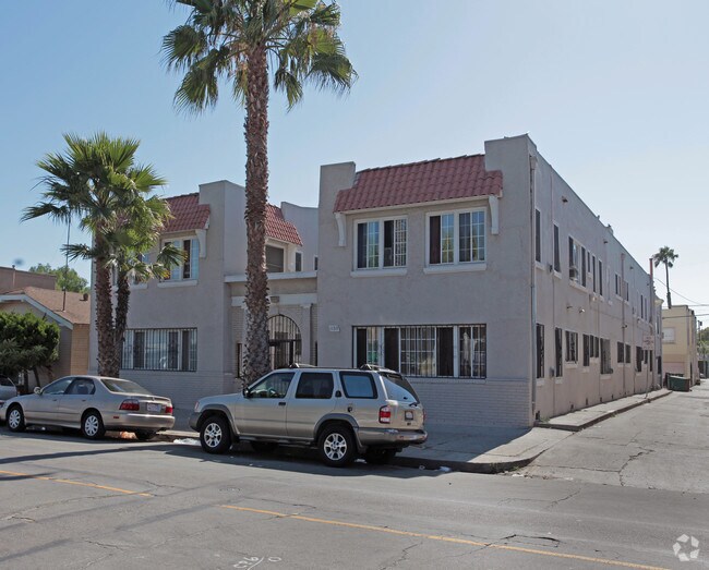 Primary Photo - 1133 Pine Ave