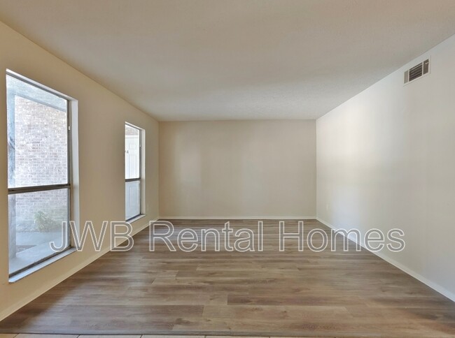 Building Photo - 7201 Arlington Expy