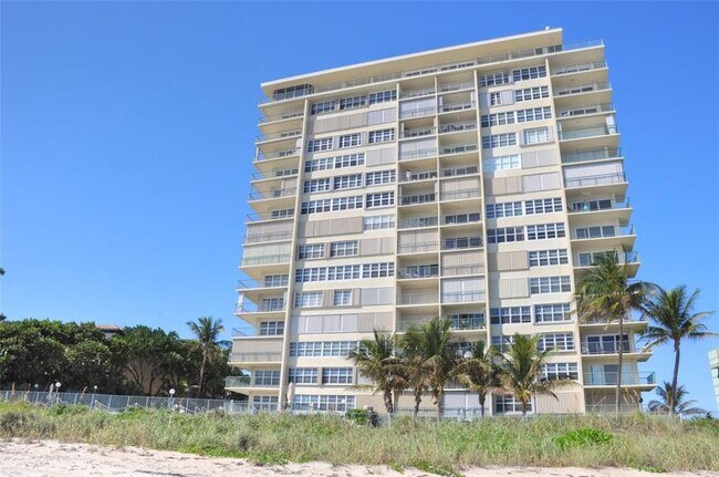 Building Photo - 1021 Hillsboro Mile