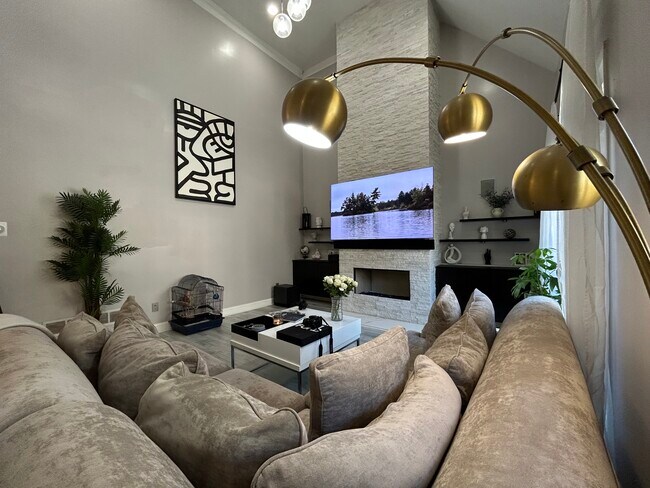 Building Photo - 2535 Village Creek Landing SE