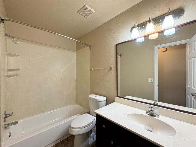 Building Photo - 422 Oregon Trail