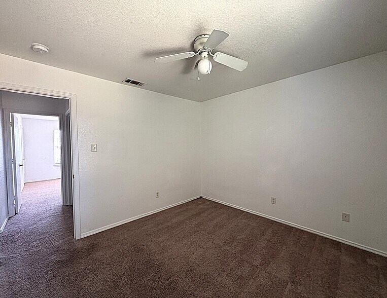 Building Photo - 5709 Redstone Dr