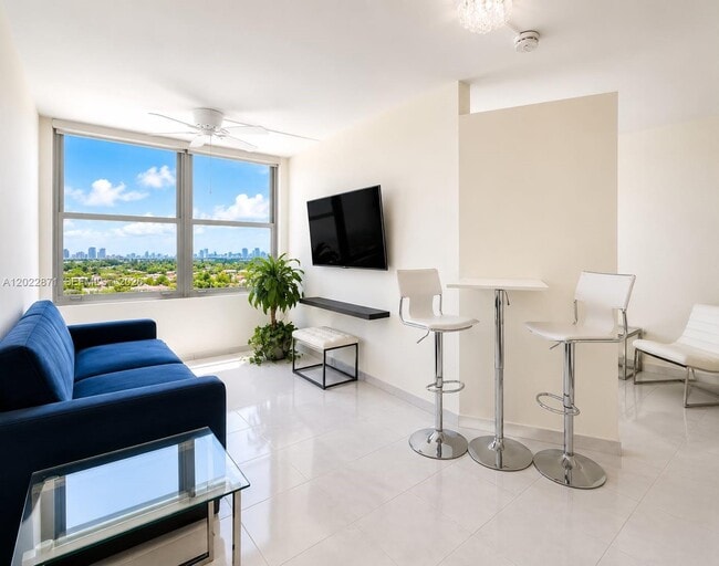 Building Photo - 2899 Collins Ave