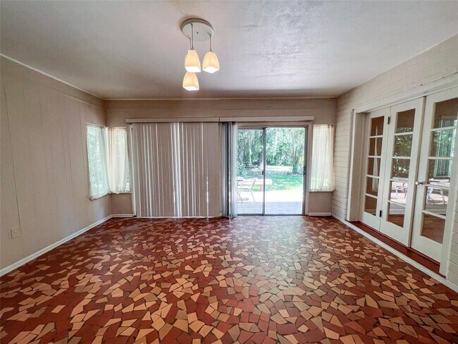 Building Photo - 1516 NW 14th Ave