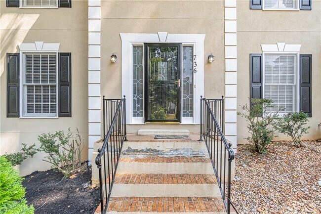 Building Photo - 736 Singley Dr