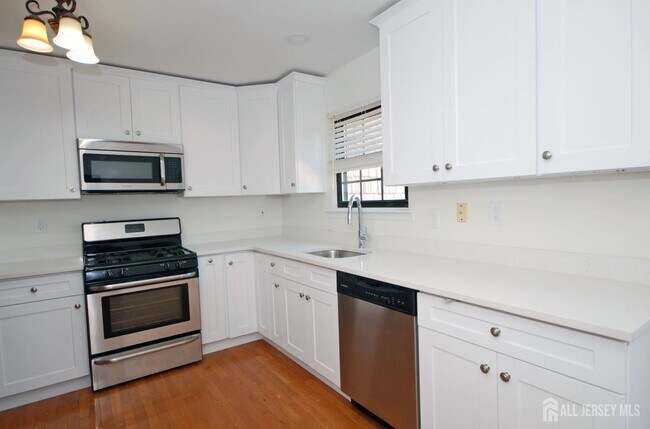 Building Photo - 1 Wellington Ct