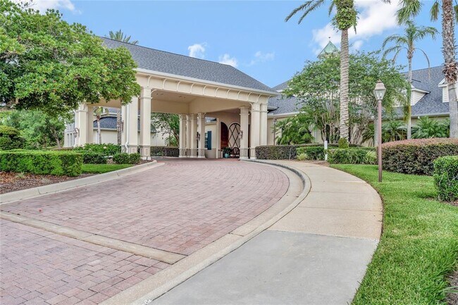 Building Photo - 2500 Castle Pines St