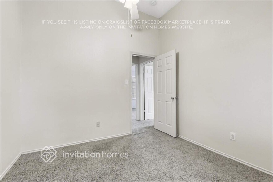 Building Photo - 10514 Wayward Wind Ln