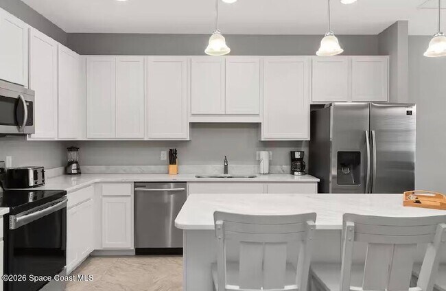 Building Photo - 168 Mediterranean Way