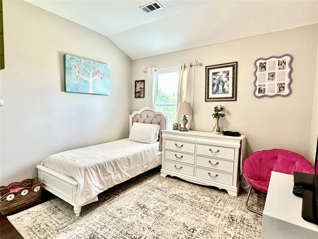 Building Photo - 817 Tapestry Cove