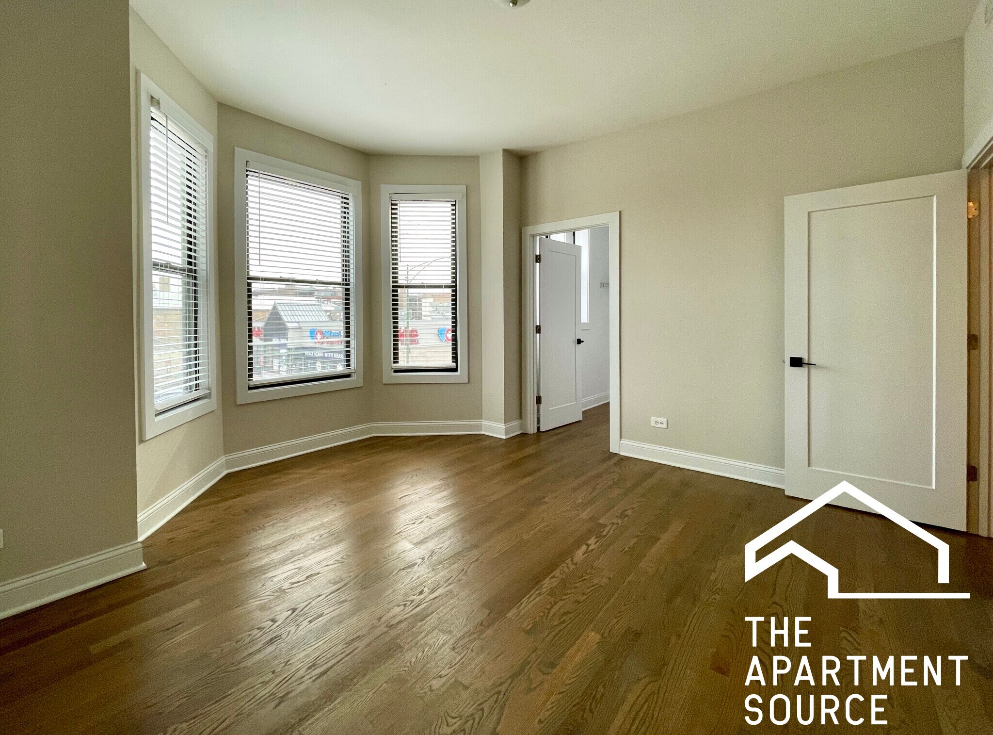 Building Photo - 3404 W Fullerton Ave