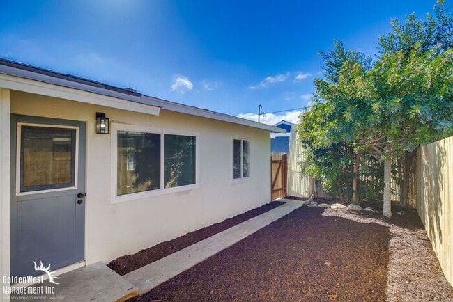 Building Photo - Fully Remodeled 3Bdm 2Ba Home in the Heart of Serra Mesa!